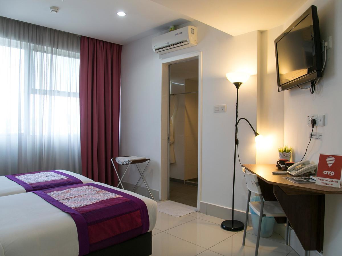 Oyo 180 V Hotel Kuala Lumpur Exterior photo