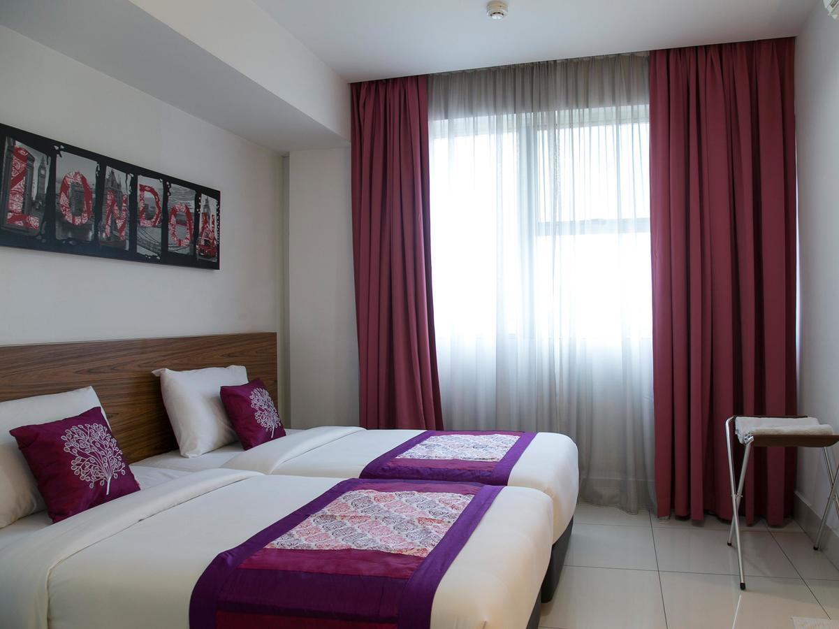 Oyo 180 V Hotel Kuala Lumpur Exterior photo