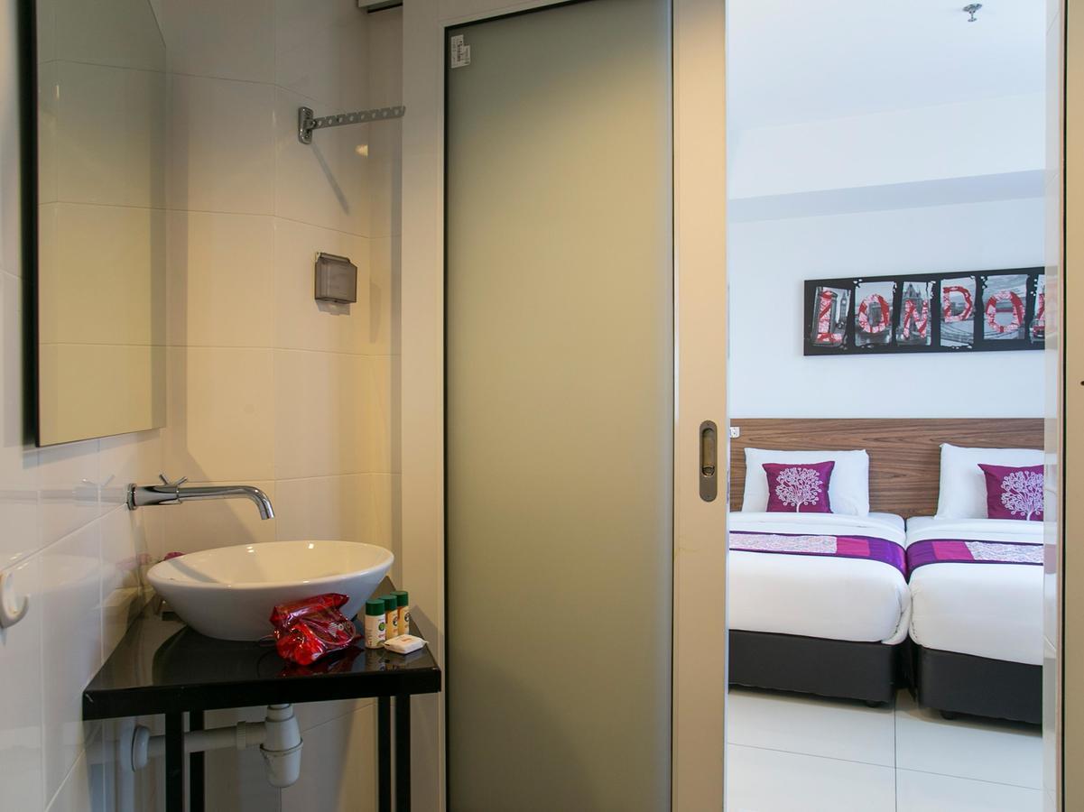 Oyo 180 V Hotel Kuala Lumpur Exterior photo