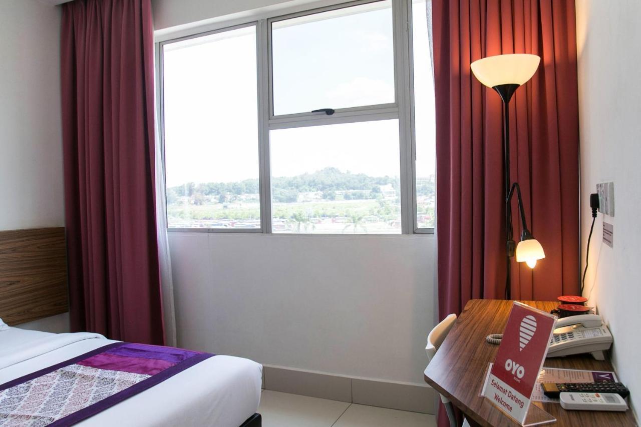 Oyo 180 V Hotel Kuala Lumpur Exterior photo