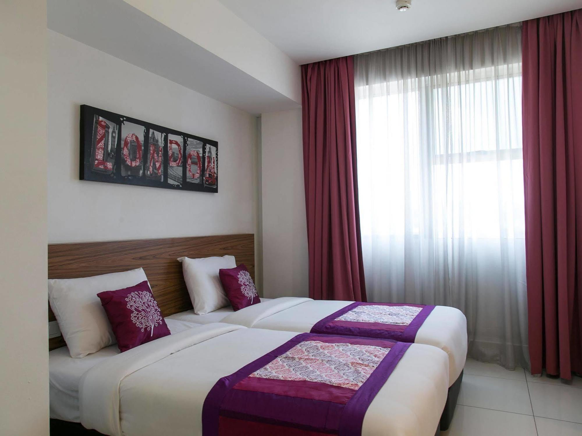 Oyo 180 V Hotel Kuala Lumpur Exterior photo