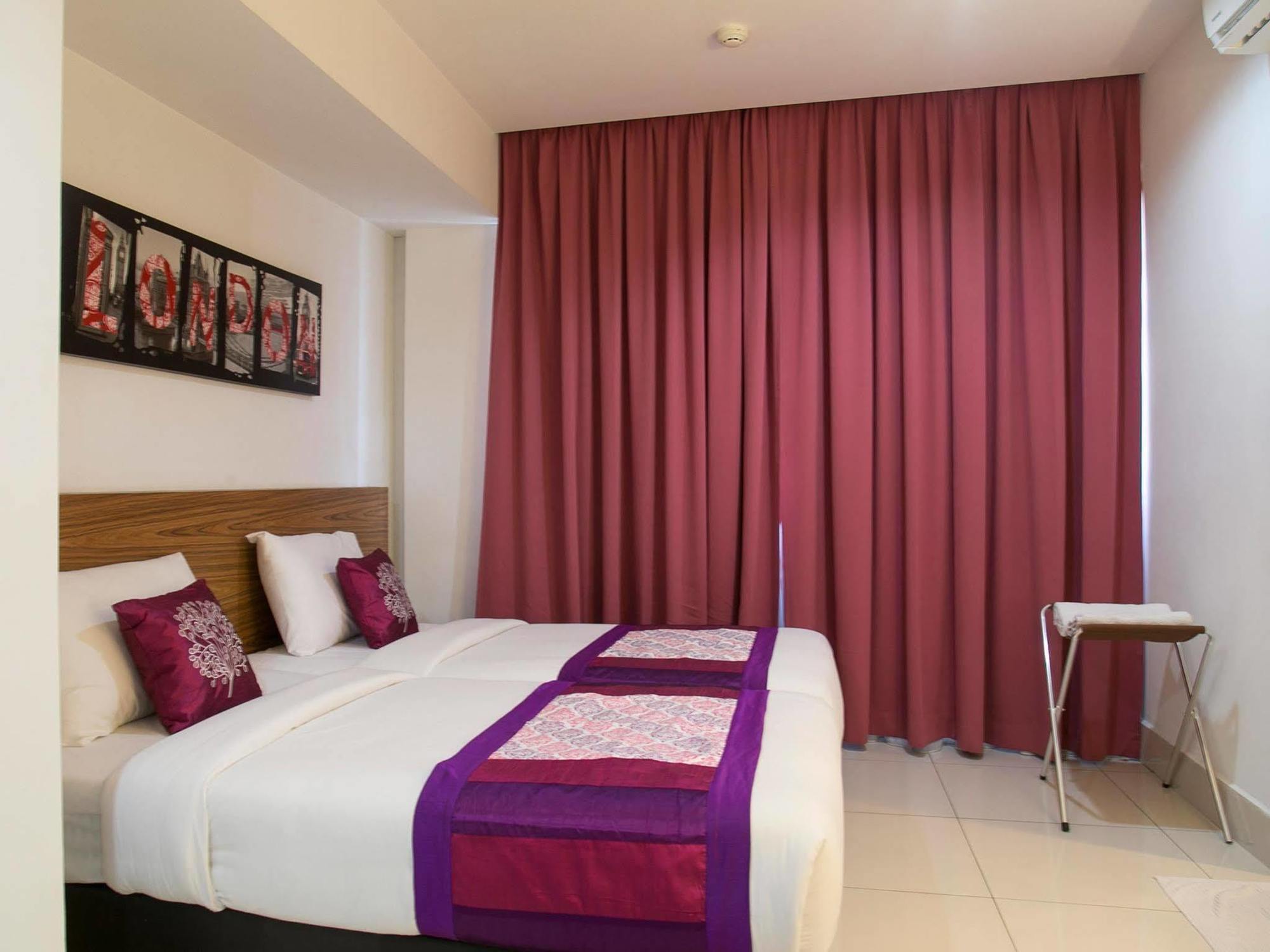 Oyo 180 V Hotel Kuala Lumpur Exterior photo